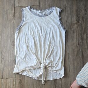 1.4.3. Story by Line Up White and Gray Muscle Tee